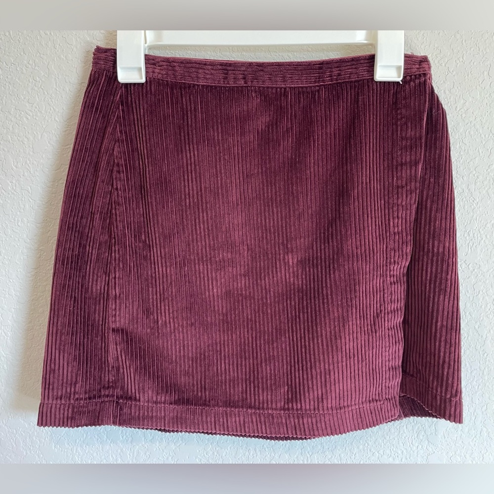 Abercrombie & Fitch Maroon Corduroy Textured Mini Skirt size Small